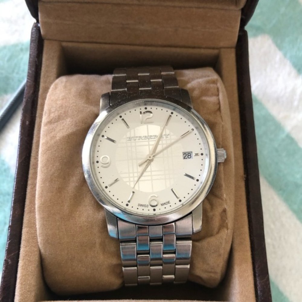 Authentic Burberry watch - Picture 1 of 8